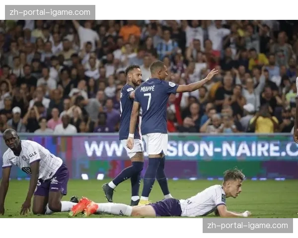 兰斯与图卢兹比赛第70分钟，客队前锋达林加单刀破门打破僵局